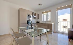 Modern 2Br Apartment In Central St Julian'S